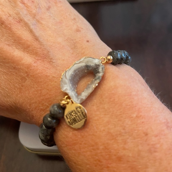 New Kinsley Armelle Agate Collection Smoky Bracelet (S/M) - Picture 2 of 7